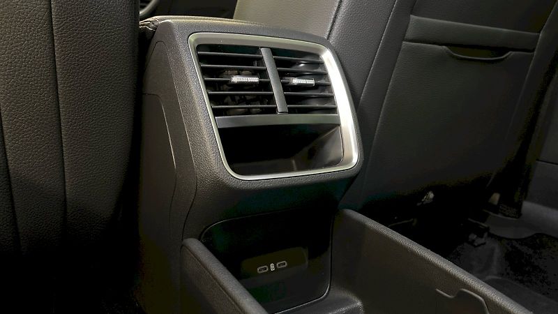 Škoda Octavia (2024) kombi Top Selection 1.5TSI 110 - fotka 17 z 33