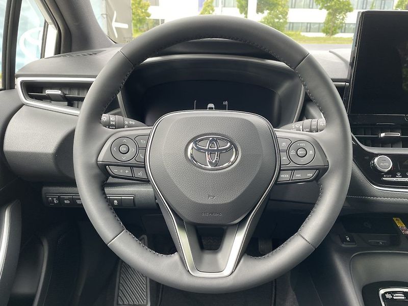 Toyota Corolla TS 1.8 Hybrid ODBĚR 4/2026 - fotka 16 z 26