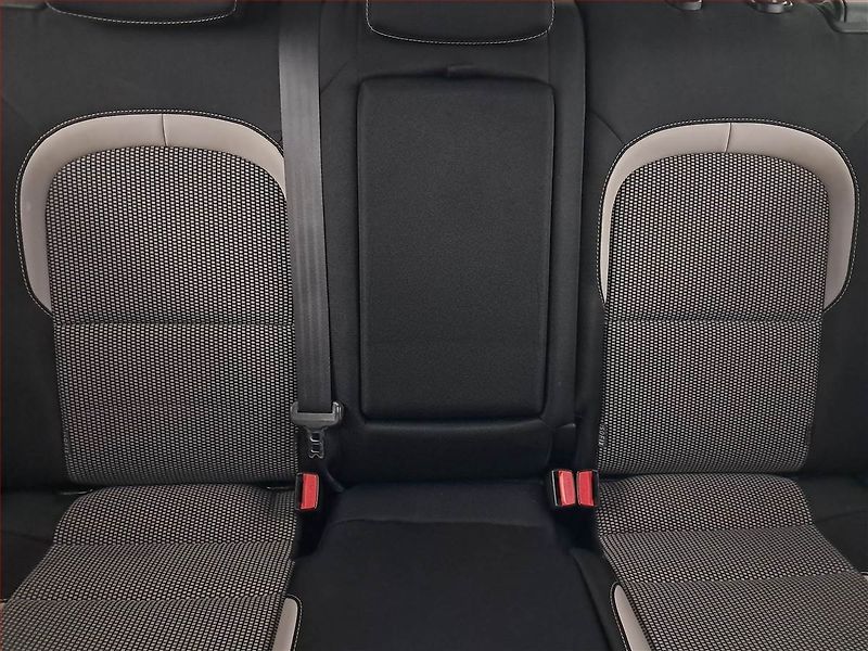 Kia Ceed (2016) 1.6 GDI, Serv.kniha, Navi - fotka 10 z 20