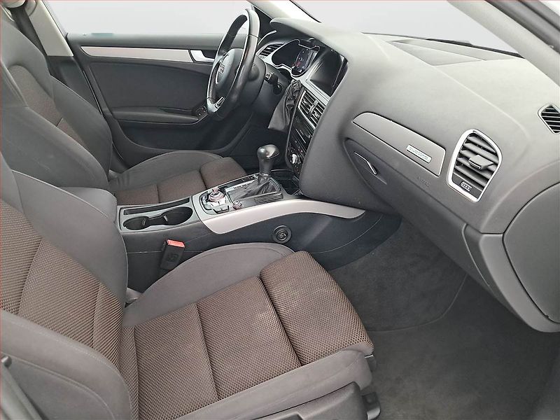 Audi A4 Allroad (2012) 2.0 TDI, 4X4, Automat - fotka 9 z 20