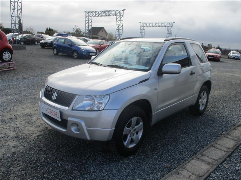 Suzuki Grand Vitara 1,6 i, 4x4,klimatizace,2.maj, - fotka 3 z 22