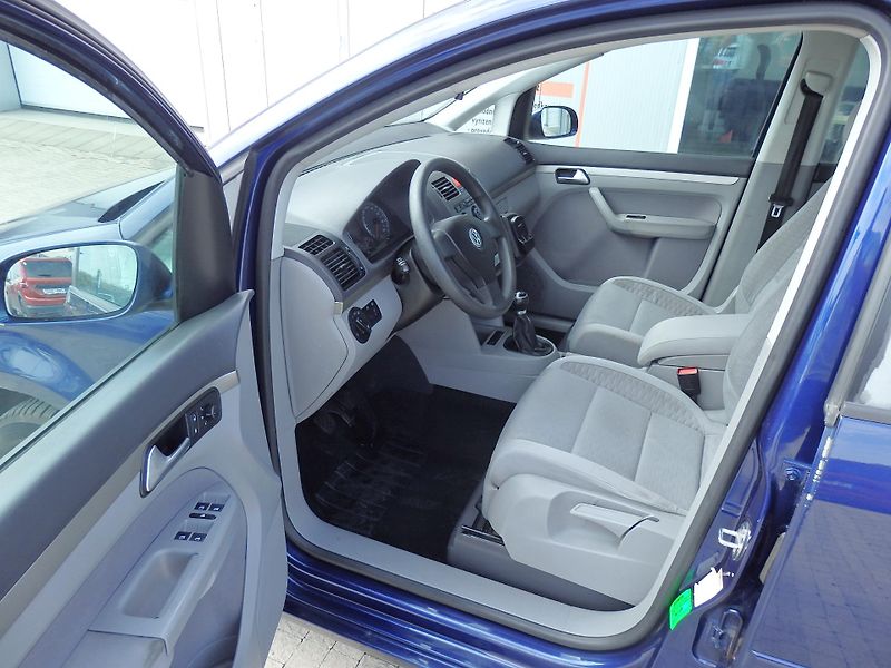 Volkswagen Touran 2,0i KLIMA ECOFUEL  - fotka 6 z 14