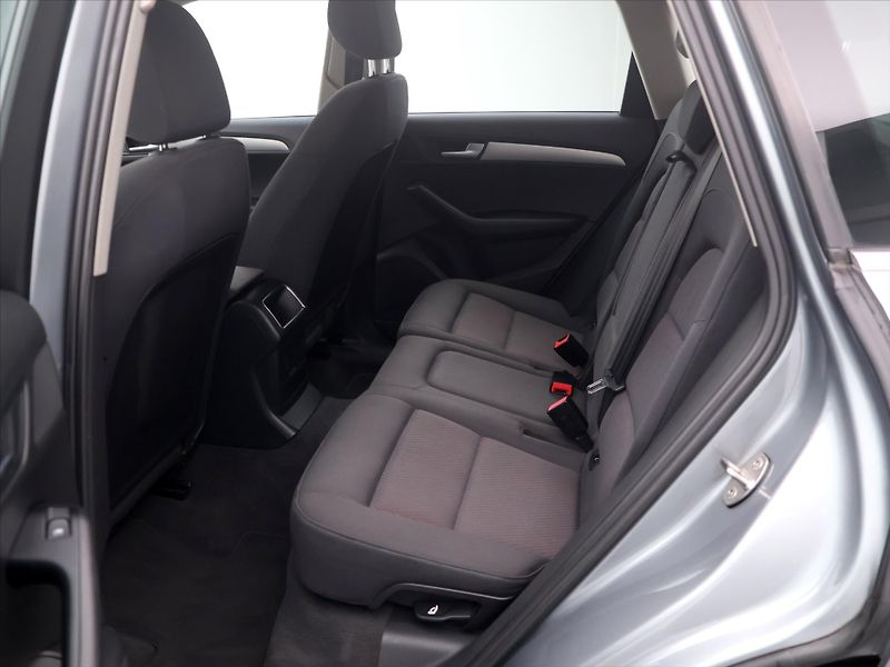 Audi Q5 2,0 TDI 125kW Quattro CZ - fotka 13 z 33