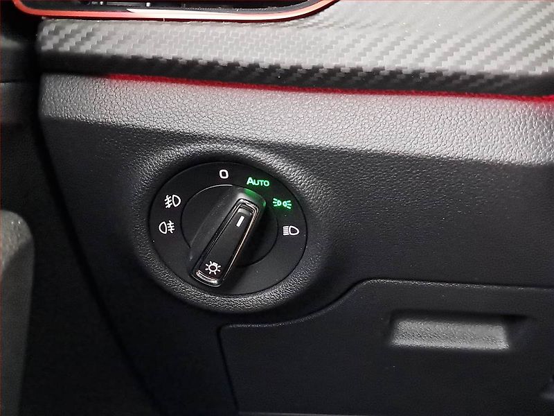 Škoda Kamiq (2025) 1.0 TSI - fotka 19 z 20