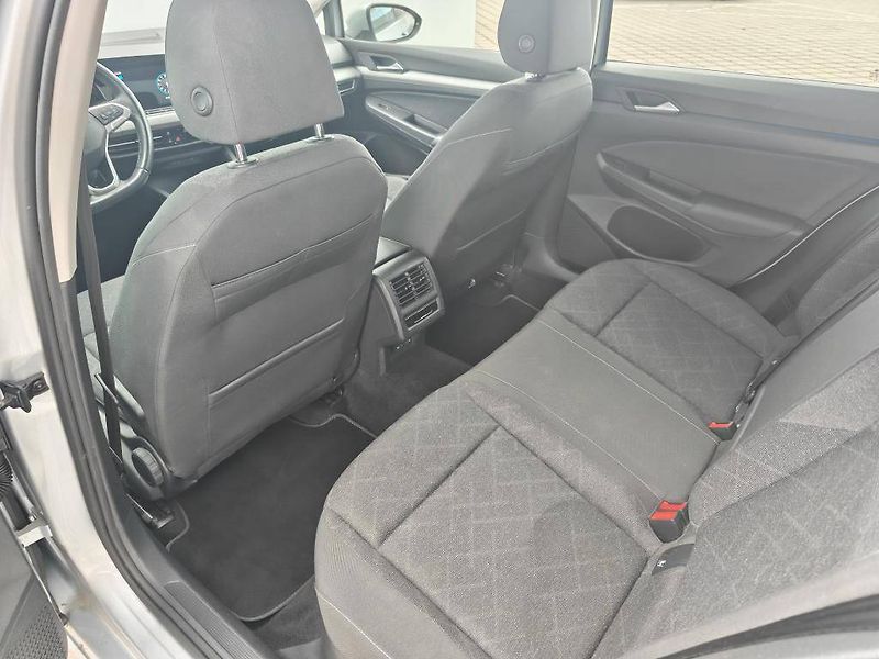 Volkswagen Golf Life 7DSG 1,5 eTSI - fotka 7 z 22