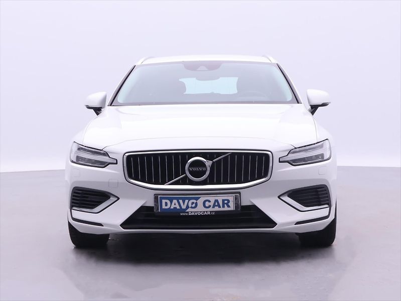 Volvo V60 2,0 B5 AWD Momentum Pro AT DPH - fotka 2 z 29