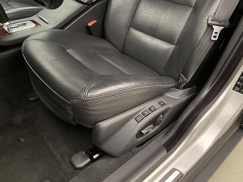 Volvo XC70 3.2 AWD MOMENTUM AUT CZ - fotka 23 z 42