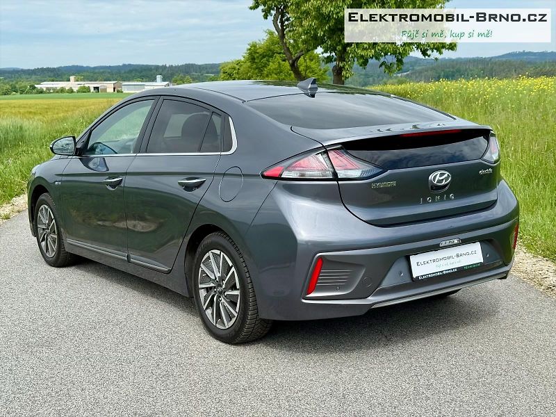 Hyundai Ioniq (2020) 38,3 kWh,SoH 100%,TČ ,BlueLink - fotka 4 z 17