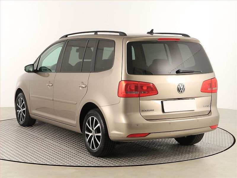Volkswagen Touran (2012) 2.0 TDI, Navi, Bi-Xenony - fotka 4 z 17