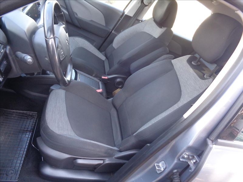Citroën C4 Picasso 1,6 - fotka 10 z 17