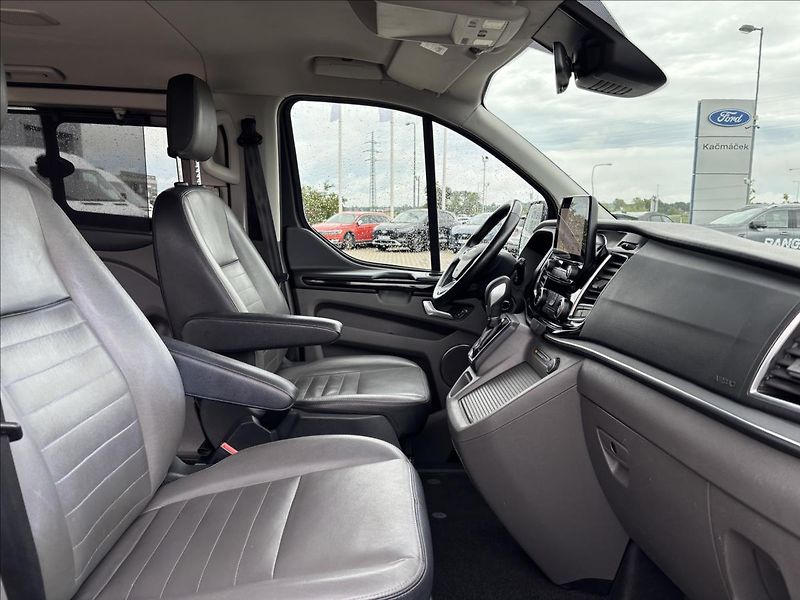 Ford Tourneo Custom 2,0 EcoBlue 136kW TitaniumX L2 - fotka 20 z 42