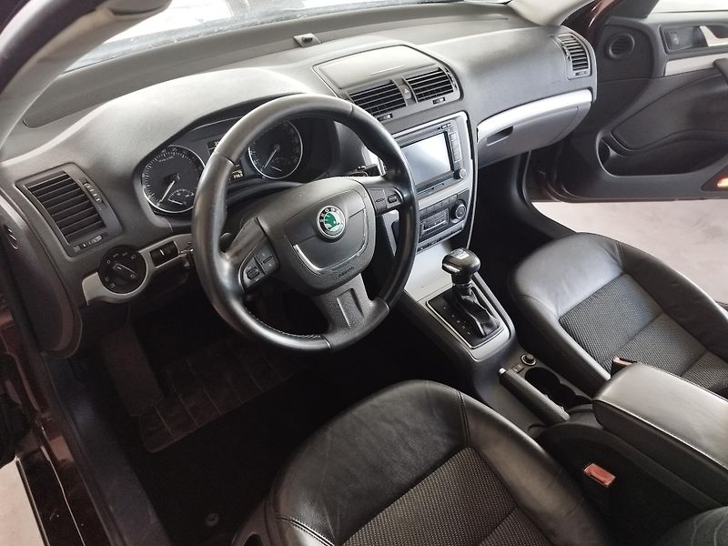 Škoda Octavia (2010) 1,6TDI,77KW,DSG,ALU,NAVI - fotka 18 z 29