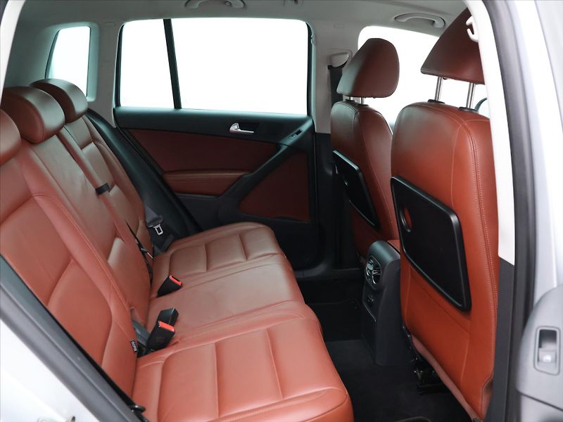 Volkswagen Tiguan 2,0 103KW KŮŽE DSG 4MOTION ALU - fotka 11 z 28