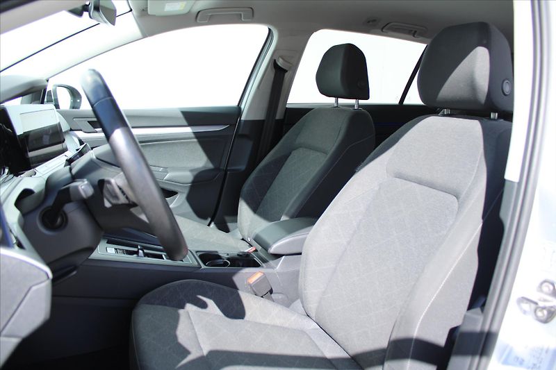 Volkswagen Golf 2.0 TDI LIFE BUSINESS NAVI ACC - fotka 10 z 28