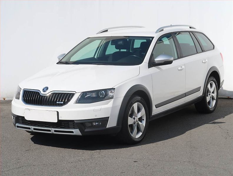 Škoda Octavia (2015) Scout 2.0 TDI, 4X4, Automat - fotka 2 z 20