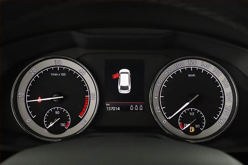 Škoda Superb (2018) Laurin&Klement 2.0 TDI 4x4 - fotka 9 z 18