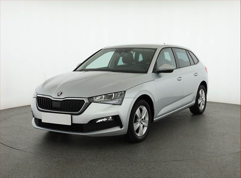 Škoda Scala (2020) 1.0 TSI, Tempomat - fotka 2 z 15