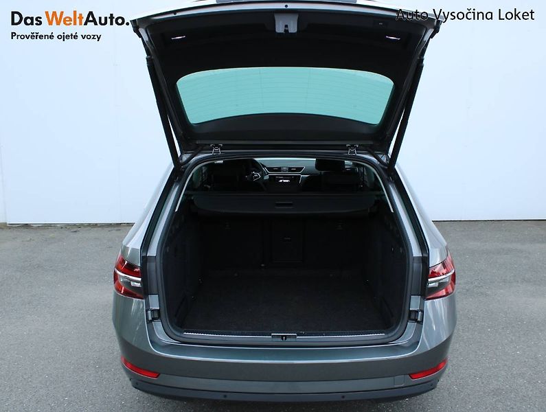 Škoda Superb (2022) 2.0 TDI 110kW LED Matrix manuá - fotka 11 z 33