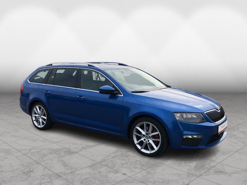 Škoda Octavia Combi 2,0 TDI RS - fotka 6 z 30