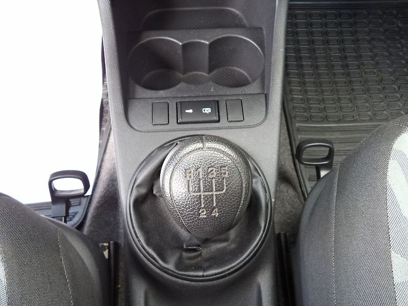 Škoda Roomster 1.2HTP 51kW Klima Tažné PDC - fotka 10 z 25