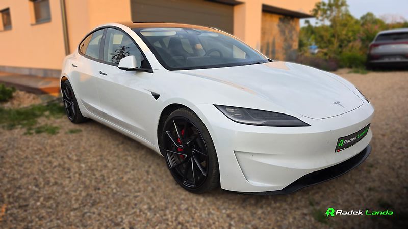 Tesla Model 3 (2024) Performance Highland  - fotka 1 z 12
