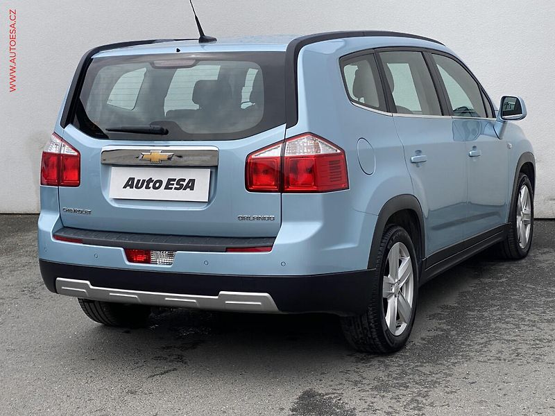Chevrolet Orlando (2012) 1.8i, LTZ, navi, park.čidla - fotka 4 z 18