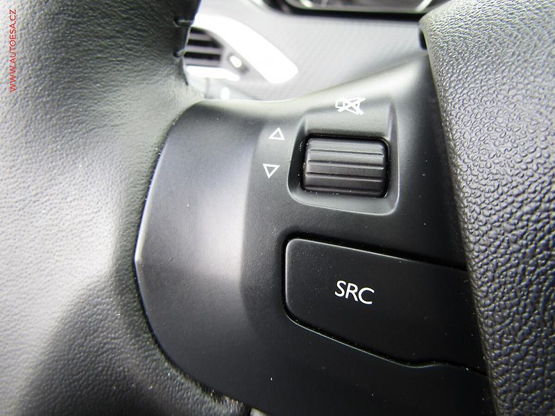 Peugeot 2008 (2019) 1.2 PT, ČR, AT - fotka 16 z 20