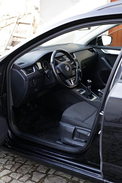 Škoda Octavia 1.6TDi,2xALU,2.maj,CZ,STK-2028 - fotka 3 z 22