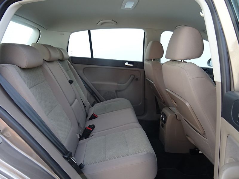 Volkswagen Golf Plus (2010) 1.4i,90kW,1maj,S.kniha,klima - fotka 18 z 23