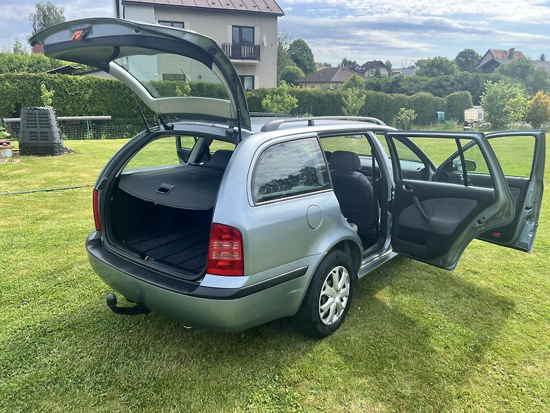 Škoda Octavia 1.9TDI 74KW,4x4,TZ,AMBIENTE - fotka 28 z 39