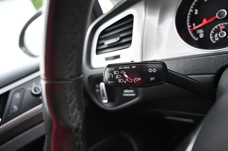 Volkswagen Golf VII 1.2TSI 77KW POHON ŘEMEN  - fotka 17 z 47