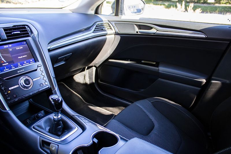Ford Mondeo - fotka 16 z 20