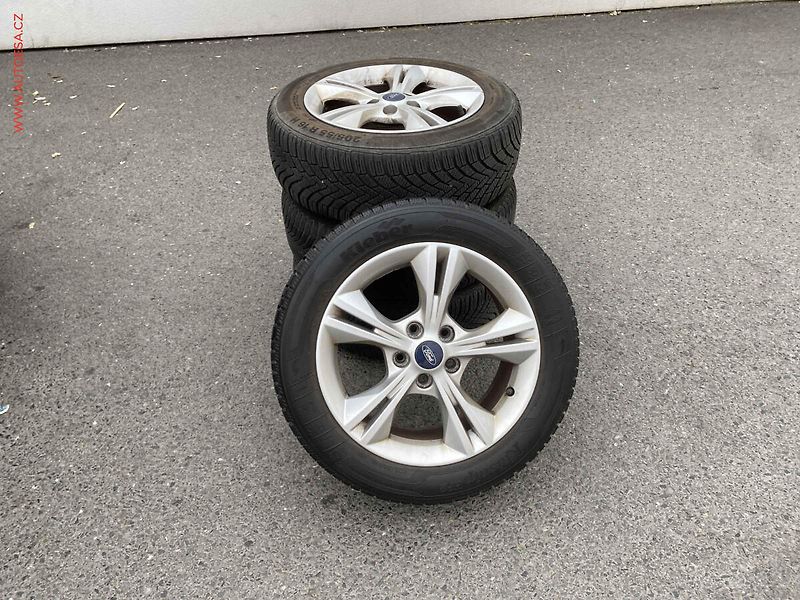 Ford C-MAX (2014) 1.6 TDCi, Titanium, kamera - fotka 17 z 17