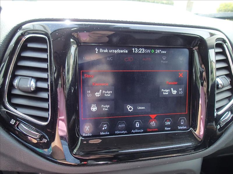 Jeep Compass 2,0 103 KW,Longitude 4WD,2.Maj - fotka 29 z 51