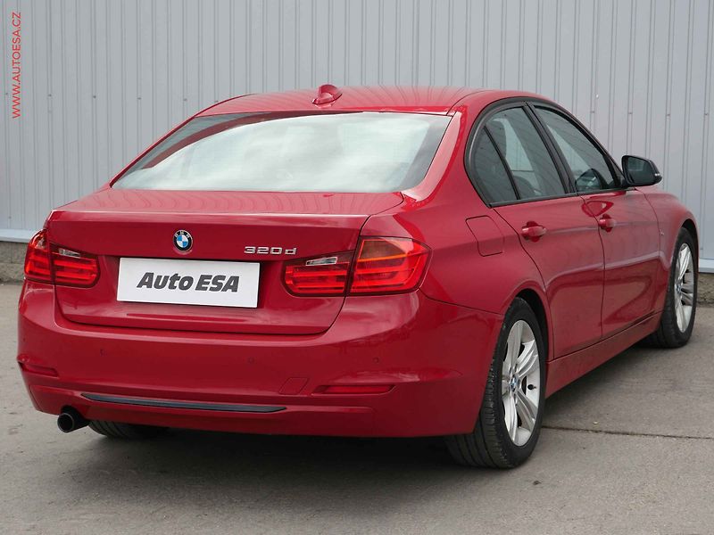 BMW Řada 3 (2013) 2.0 D 320d, 2.maj,ČR, Sport - fotka 4 z 22