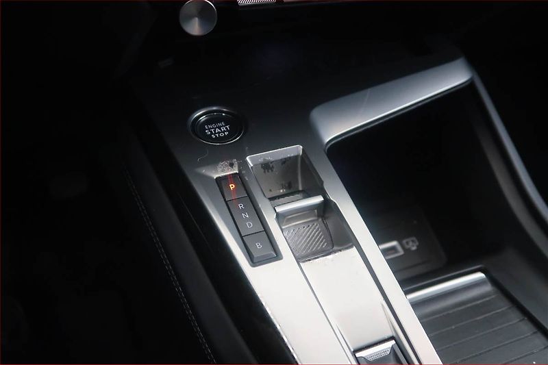 Peugeot 308 (2022) Allure Hybrid 180, Automat - fotka 13 z 21