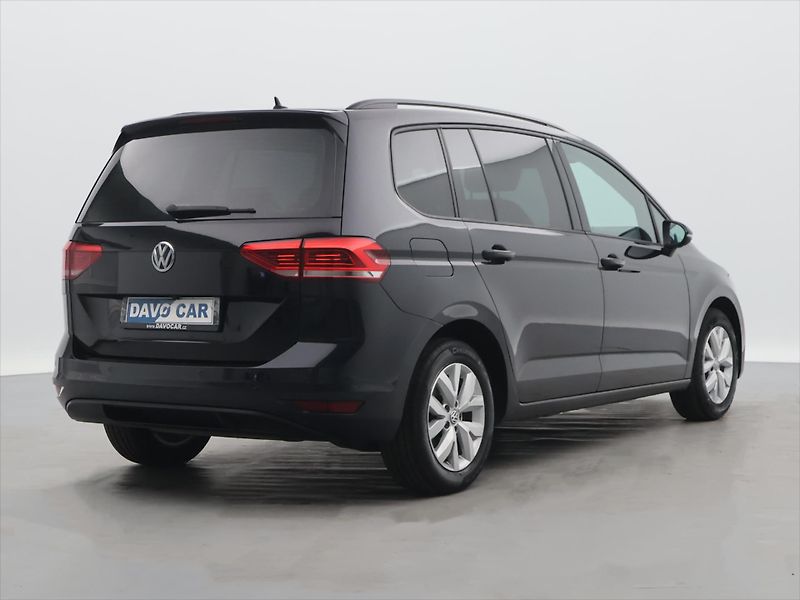 Volkswagen Touran 1,5 TSI EVO 110kW HighLline - fotka 7 z 34