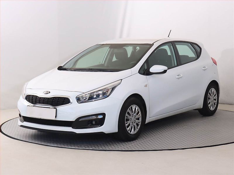 Kia Ceed (2016) 1.4 MPI, Serv.kniha - fotka 2 z 14