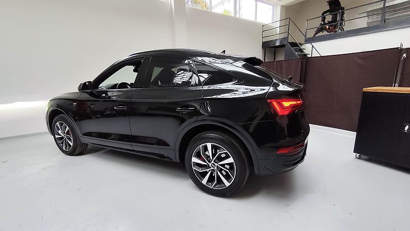 Audi Q5 (2023) Sportback S-line, B&O, Quattro - fotka 8 z 95