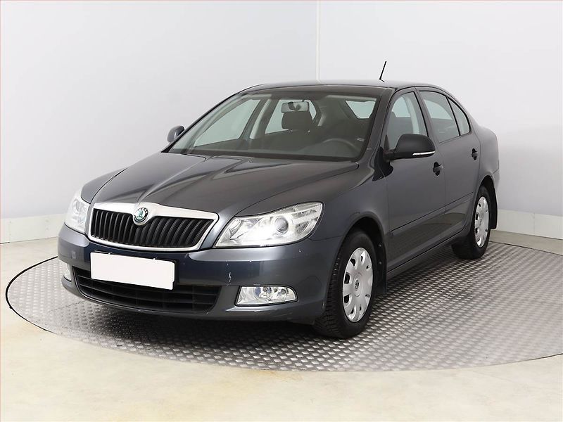 Škoda Octavia (2012) 2.0 TDI, Serv.kniha - fotka 2 z 14