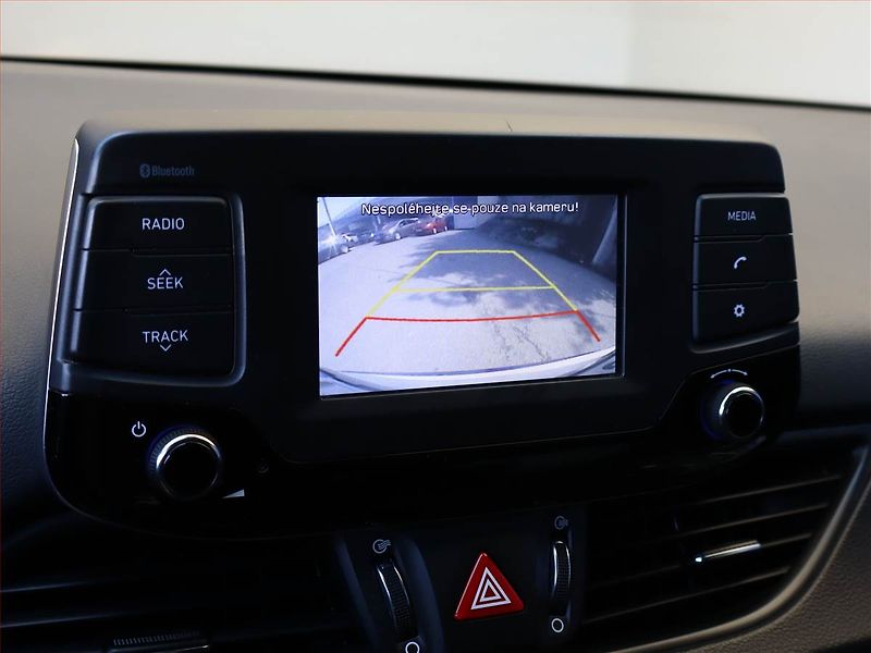 Hyundai i30 (2018) Go! 1.0 T-GDI, Serv.kniha - fotka 14 z 15