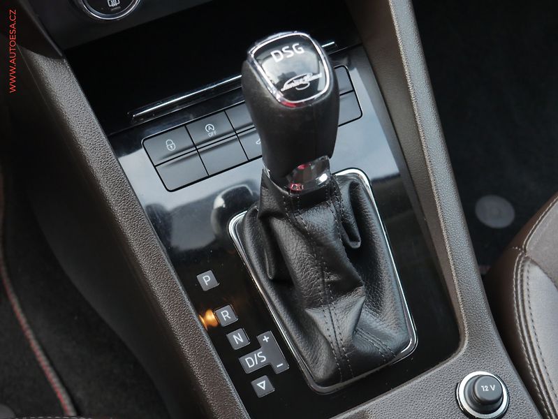 Škoda Octavia (2017) 2.0 TDi, ČR, L&K, DSG - fotka 15 z 25