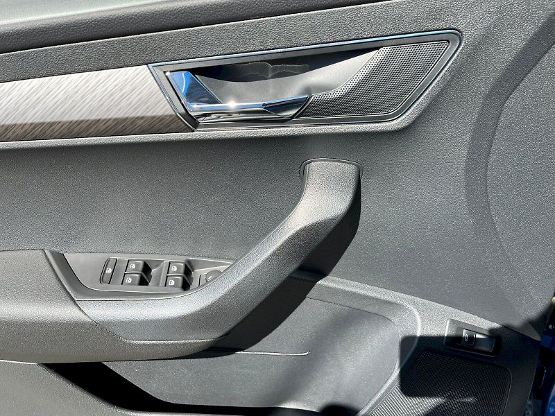 Škoda Karoq (2025) 1.5 TSI 110kW Top Selection - fotka 7 z 27
