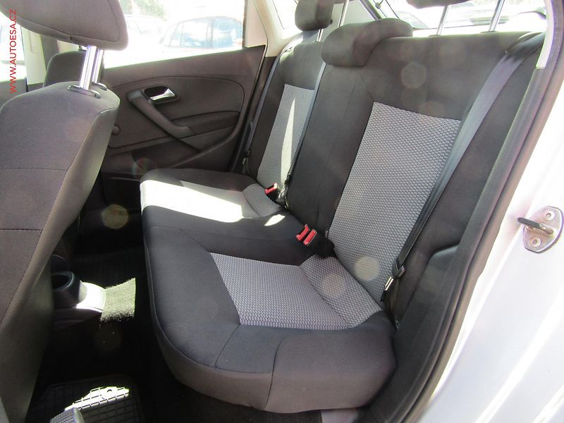 Volkswagen Polo (2010) 1.4TSi, ČR, Trendline - fotka 10 z 15