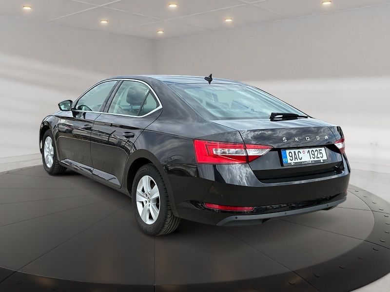 Škoda Superb (2022) AMBITION 2.0TDI 110kW CZ DPH - fotka 4 z 11