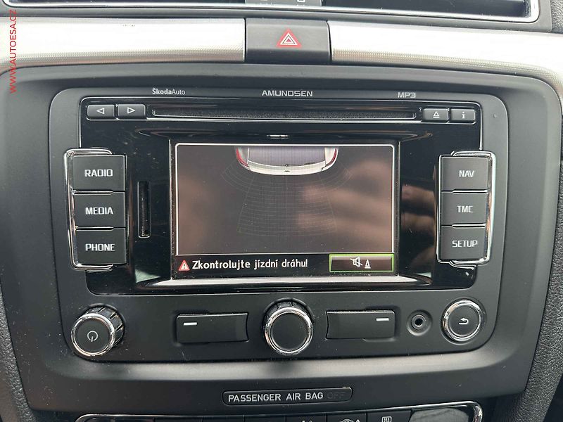 Škoda Superb (2011) 1.6TDi, TZ, bixen - fotka 19 z 19