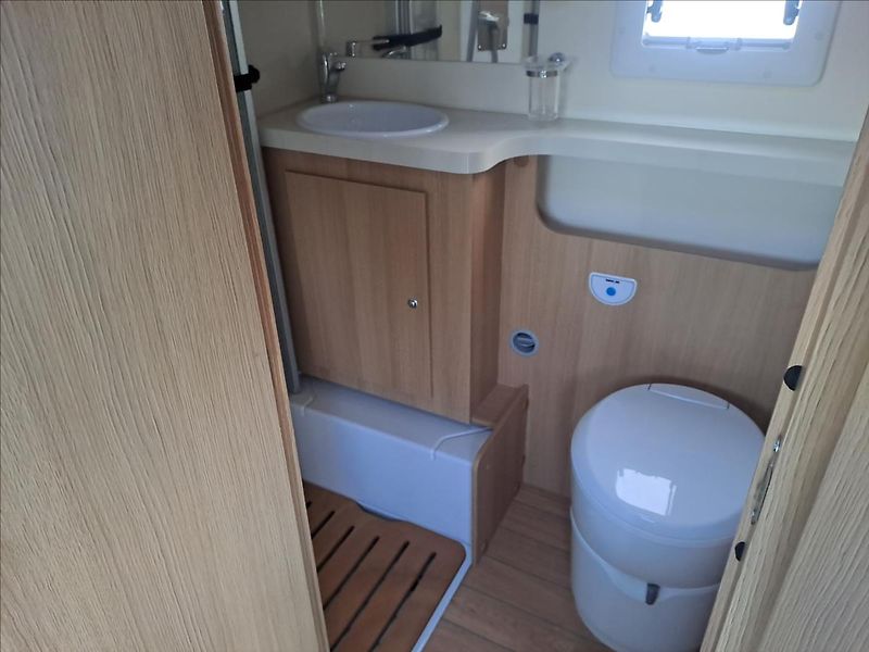 Eura Mobil multijet,1.majitel,koupeno cz - fotka 21 z 35