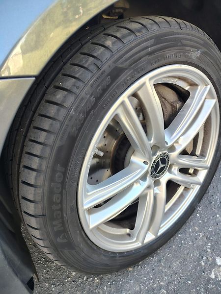 Mercedes-Benz Třídy E (2017) Mercedes E 350 D 4 matic - fotka 22 z 24