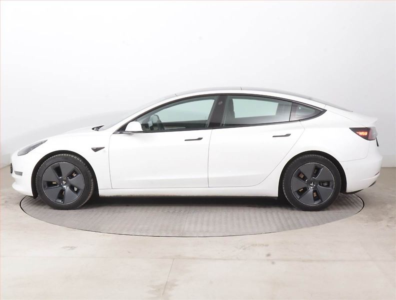 Tesla Model 3 (2021) Long Range 4WD 79kWh, SoH 91% - fotka 3 z 21