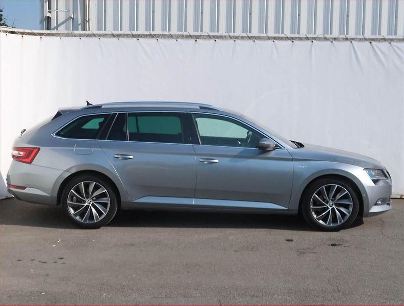 Škoda Superb (2019) Laurin&Klement 2.0 TDI, ČR,DPH - fotka 6 z 26